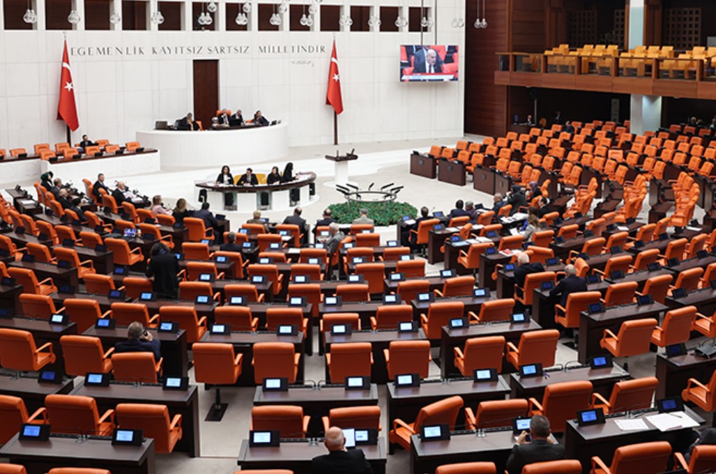 Türkiye Büyük Millet Meclisi’nde milletvekili istifaları ve parti değişikliklerinin ardından