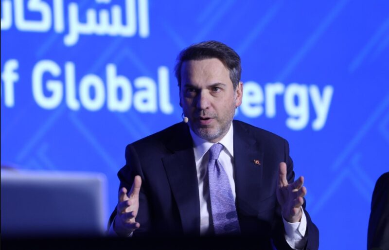Enerji ve Tabii Kaynaklar Bakanı Alparslan Bayraktar, İran’dan Türkiye’ye doğal