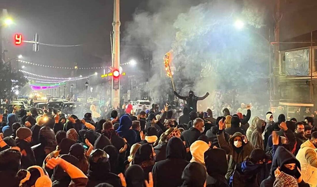 İran’ın birçok kentinde üç haftayı aşan protestolarda güvenlik güçlerinin sert