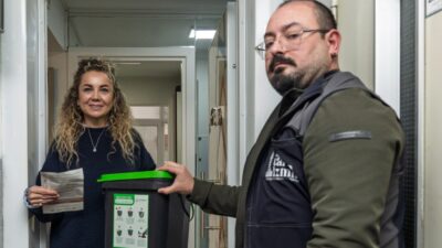 İzmir Büyükşehir Belediyesi, mutfak atıklarını kaynağında ayrıştırarak toprağa kazandırmayı hedefleyen