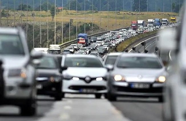 Motorlu Araç Satıcıları Federasyonu Genel Başkanı Aydın Erkoç, bayram ve