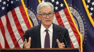 Powell konuştu, altın rekor tazeledi: Fed’in faizi sabit tutma kararı