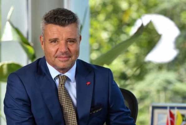Darülaceze’de düzenlenen iftar programında AK Parti Bursa Milletvekili Mustafa Varank