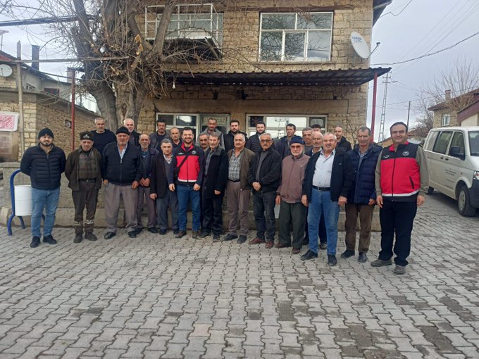 Beyşehir İlçe Tarım ve Orman Müdürlüğü, Emen Mahallesi’nde yetiştiricilerle buluşarak