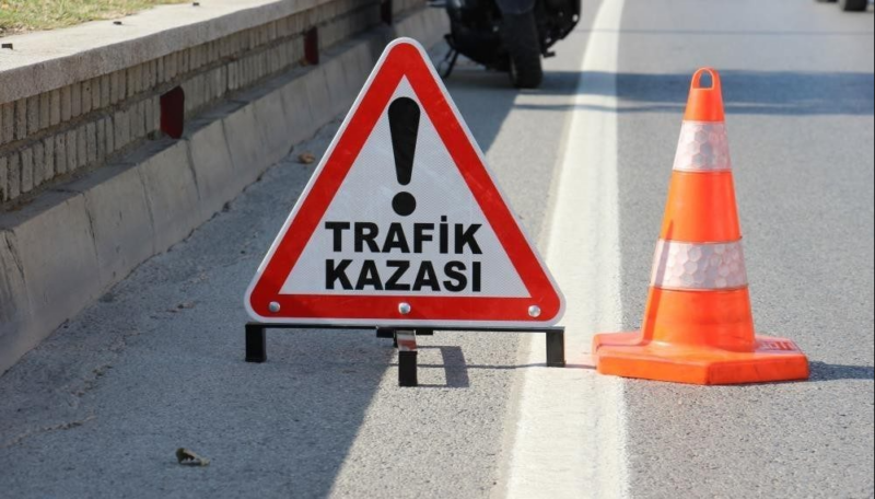 Konya’nın Beyşehir ilçesinde meydana gelen trafik kazasında, kontrolden çıkarak refüje