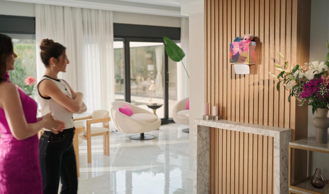 Papia, başarılı oyuncu Gökçe Bahadır ile çektiği ilk reklam filmini