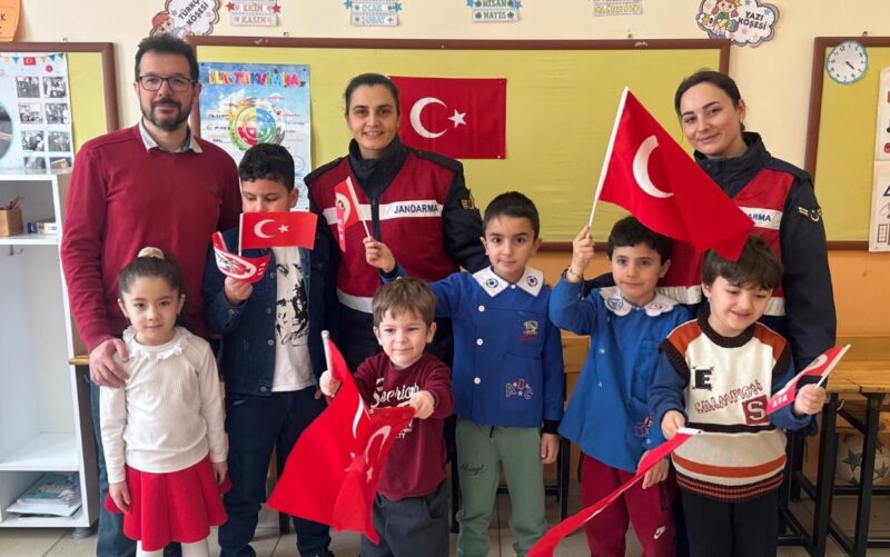 Eğitim-öğretim yılının ikinci döneminin başlamasıyla birlikte Şanlıurfa ve Uşak’ta jandarma