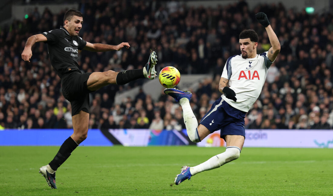 Kuzey Londra’da oynanan Premier League mücadelesi Tottenham Hotspur ile Manchester