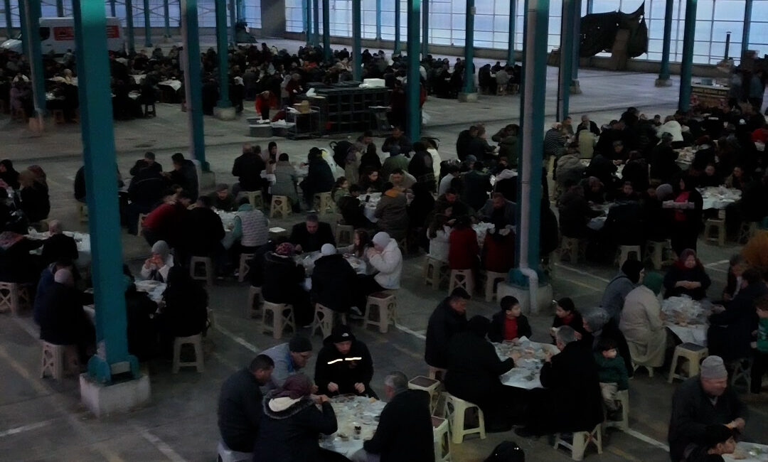 Akşehir Belediye Başkanı Dr. A. Nuri Köksal, Yarenler Pazar Alanı’nda