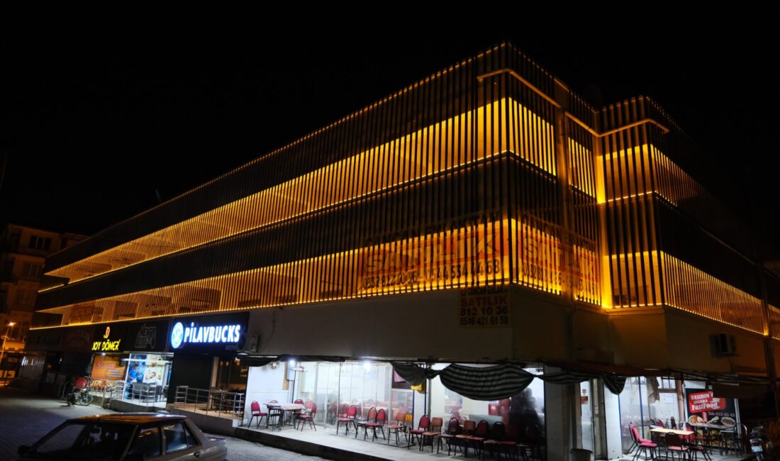 Akşehir Belediyesi, kent merkezinde yoğun kullanılan katlı otoparkta kapasiteyi artıracak