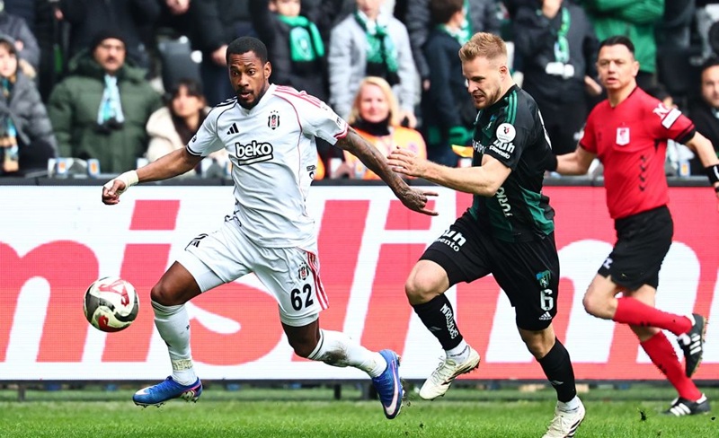 Trendyol Süper Lig’in 24’üncü haftasında Beşiktaş, Kocaelispor’u 52. dakikada Agbadou’nun