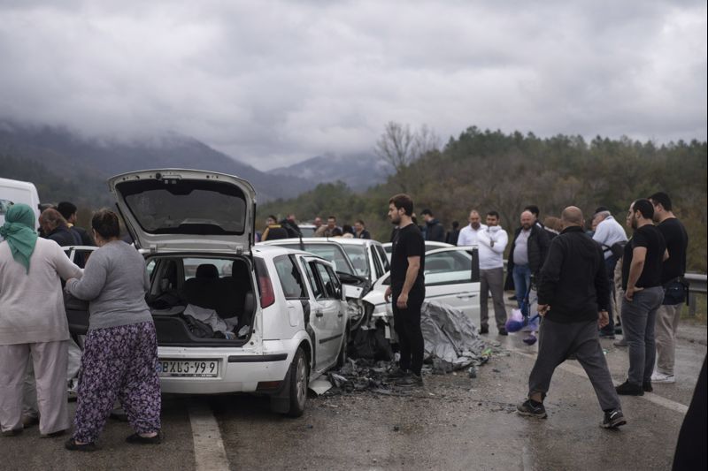 Ağlasun yakınlarında Antalya–Isparta kara yolunda meydana gelen kazada 7 kişi