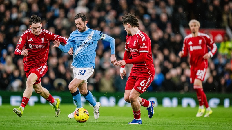 İngiltere Premier Lig’de Liverpool, Szoboszlai’nin 74. dakikadaki golüyle öne geçti.