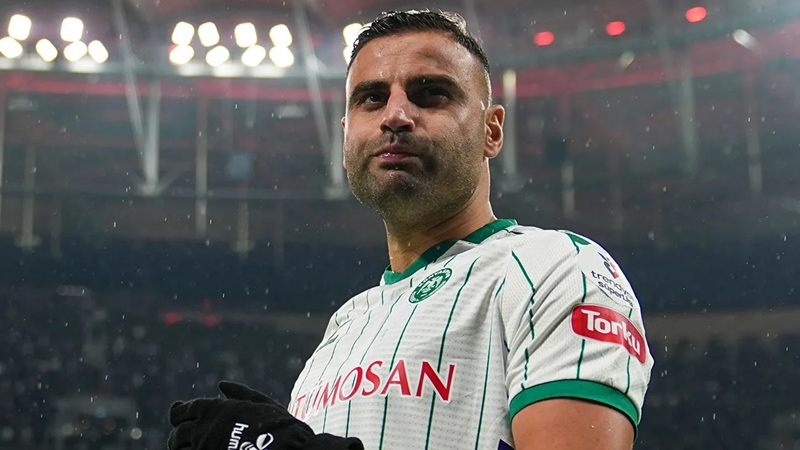 Oğlunun ağır bir hastalıkla mücadele ettiğini açıklayan Deniz Türüç, yaşadığı