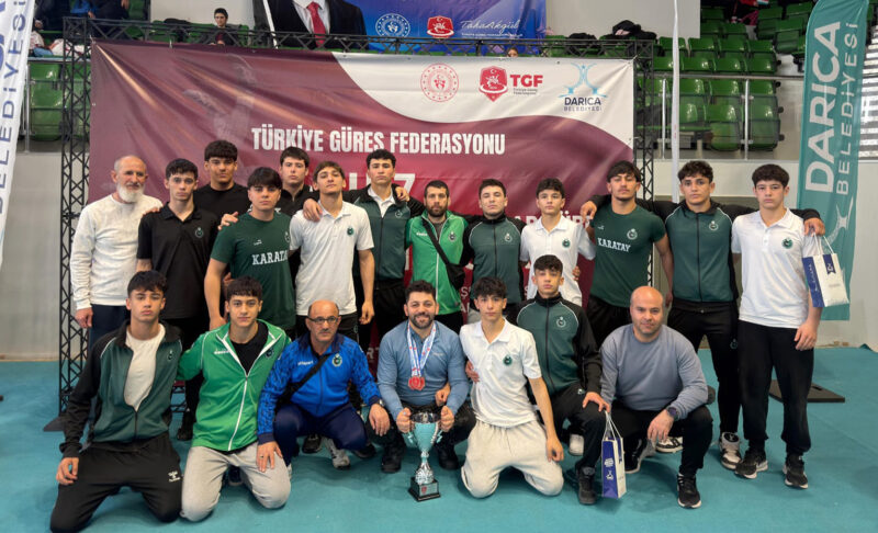 U17 Grekoromen Güreş Türkiye Şampiyonası’nda 79 puanla zirveye çıkan Karatay