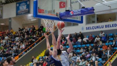 Türkiye Sigorta Basketbol Ligi 25. hafta maçında Konya Büyükşehir Belediyespor,