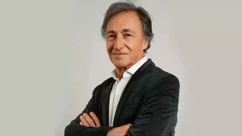 Komedyen, oyuncu ve yazar Yalçın Özden’in beyin kanaması geçirdiği ve