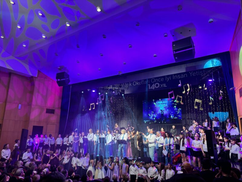 FMV Işık Okulları’nın “Kadınların Işığında” etkinliğinde konser ve karma sergi
