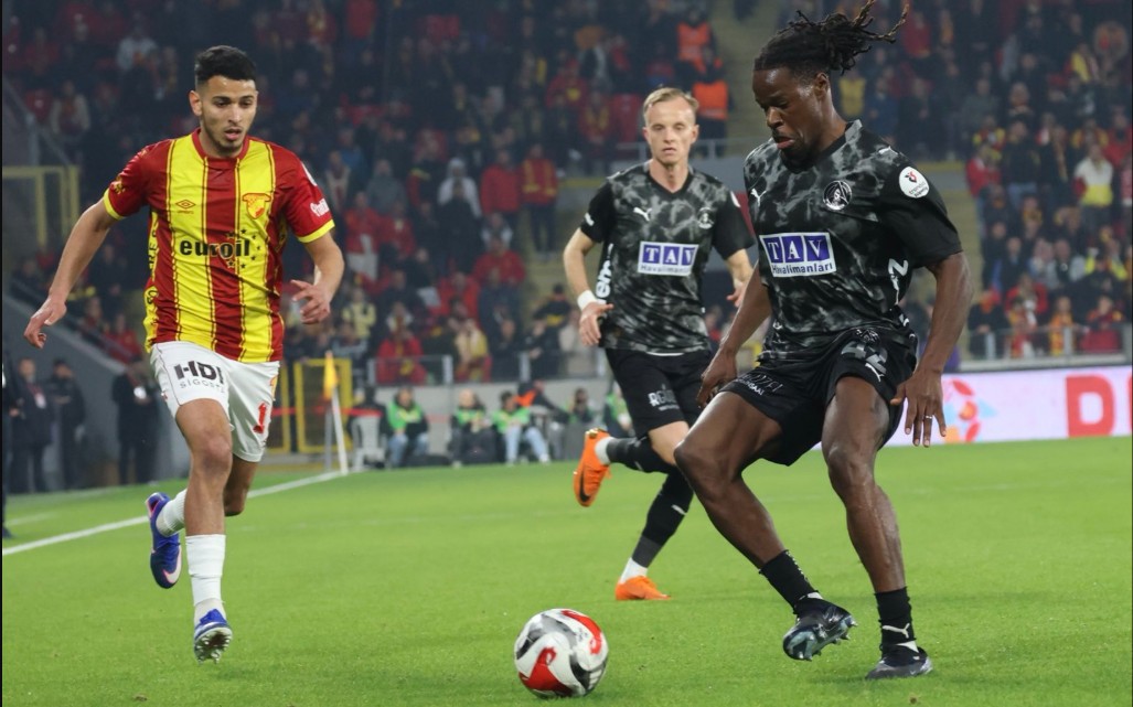 Süper Lig’in 26. haftasında Göztepe ile Corendon Alanyaspor 2-2 berabere