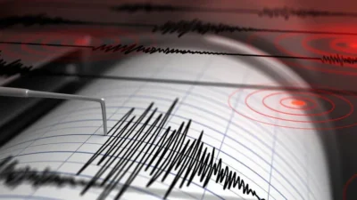 Balıkesir’in Sındırgı ilçesinde gece saatlerinde 4,2 büyüklüğünde deprem meydana geldi.