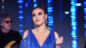 Ünlü sanatçı Gülben Ergen, Antalya’daki konserinde sergilediği performansla dinleyicilere unutulmaz