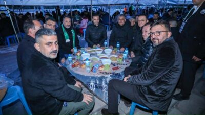 TÜMOSAN Konyaspor’un paylaşımında, Nalçacılılar Taraftar Derneği tarafından stadyumda düzenlenen iftar