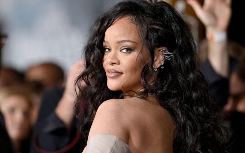 Los Angeles polisi, Rihanna’nın Beverly Hills bölgesindeki konutuna bir araçtan