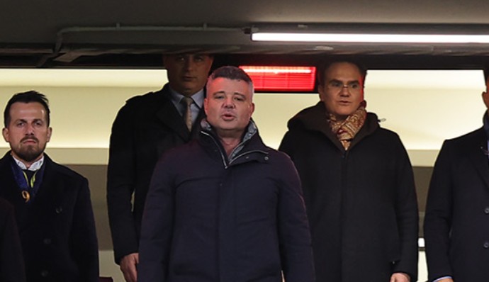 Fenerbahçe yönetimi, Fatih Karagümrük mağlubiyetinin ardından acil toplantı kararı aldı.