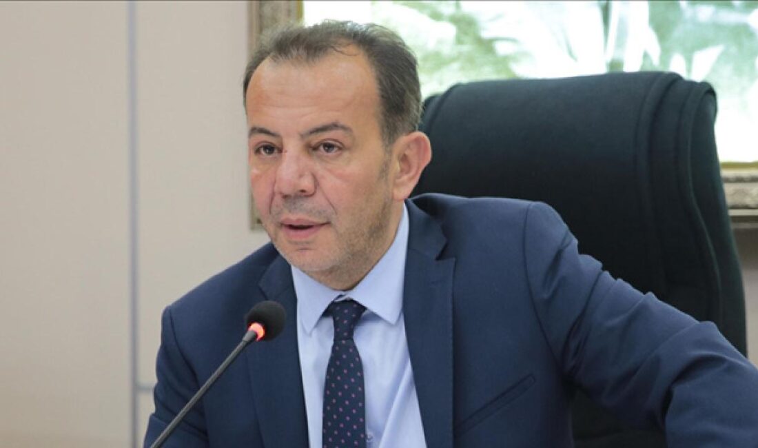 İçişleri Bakanlığı, hakkında tutuklama kararı verilen Tanju Özcan'ı Bolu Belediye