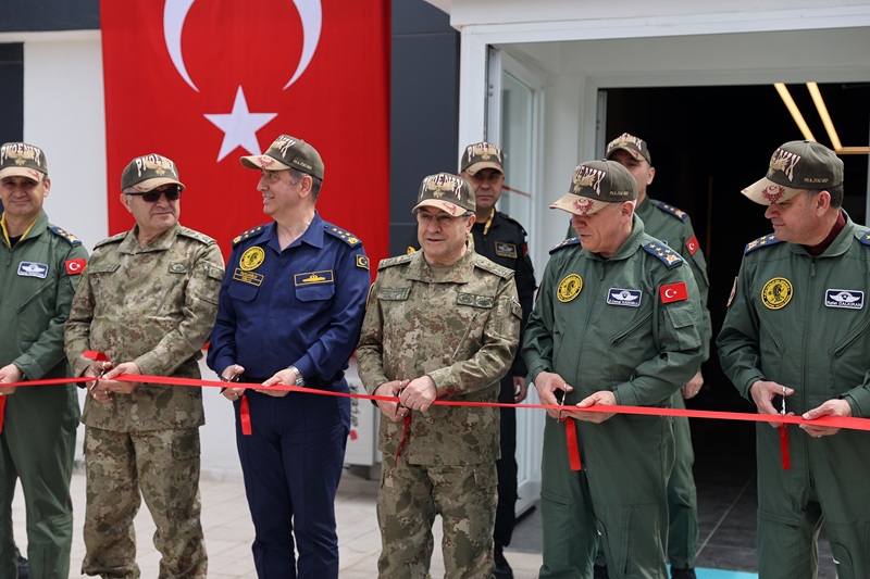Genelkurmay Başkanı Orgeneral Selçuk Bayraktaroğlu, Konya’daki 3. Ana Jet Üs