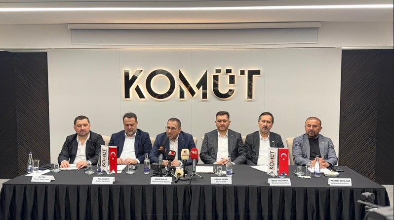 Konya Müteahhitler Birliği Başkanı Adem Bulut’un düzenlediği basın toplantısında, inşaat