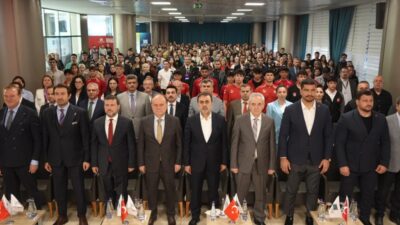 KTO Karatay Üniversitesinde düzenlenen zirvenin ilk oturumunda spor dünyasının önemli