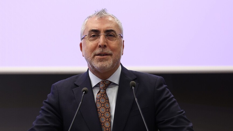 Çalışma ve Sosyal Güvenlik Bakanı Vedat Işıkhan, emekli bayram ikramiyelerine
