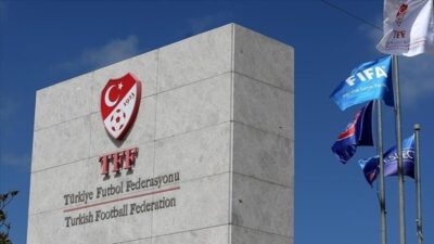 Beşiktaş Başkanı Serdal Adalı, teknik direktör Sergen Yalçın ve futbolculardan
