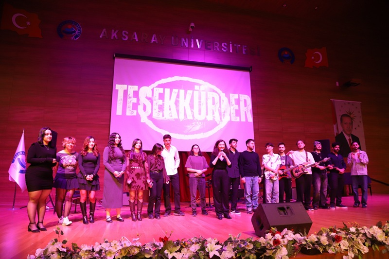 Aksaray Üniversitesinde düzenlenen “ASÜ Sahnede Müzik Yetenek Yarışması”, final konserinin