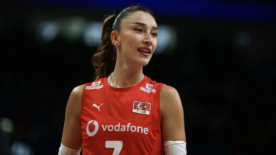Vodafone Sultanlar Ligi final serisinin üçüncü maçında Fenerbahçe Medicana’yı 3-1
