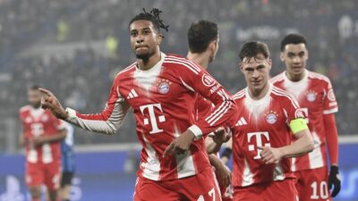Almanya 1. Futbol Ligi (Bundesliga) lideri Bayern Münih, deplasmanda St.