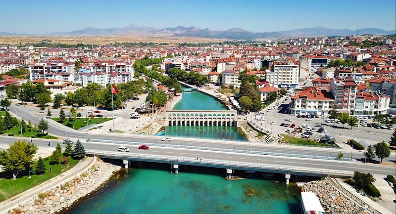Beyşehir’de doğa yürüyüşü ve çevre etkinlikleri yoğun ilgi görürken, çiftçilere