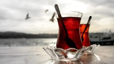 ÇAYKUR, 2026 yaş çay sezonu öncesinde kuru çay fiyatlarına ortalama