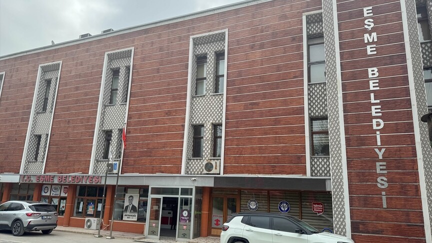 Uşak'ta, Eşme Belediyesiyle bağlantılı "irtikap" suçuna ilişkin soruşturma kapsamında, Belediye