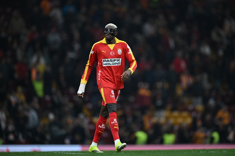 Galatasaray Başkanı Dursun Özbek, Victor Osimhen’i satmayı düşünmediklerini belirterek transfer
