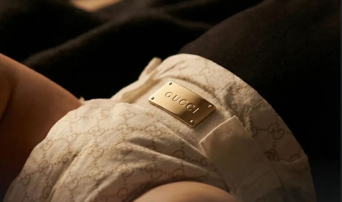 Lüks moda markası Gucci’nin 490 dolarlık bebek bezi ürünü sosyal