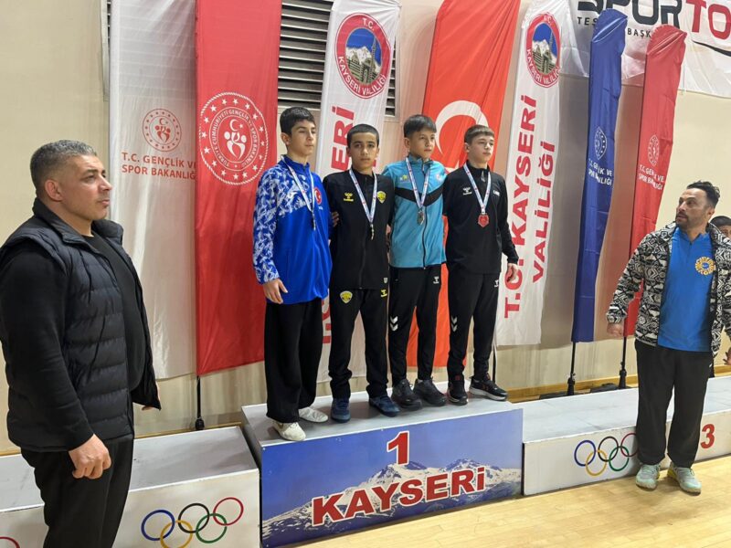 Konya Büyükşehir Belediyespor Güreş Takımı, Burdur, Kayseri ve Zonguldak’ta düzenlenen