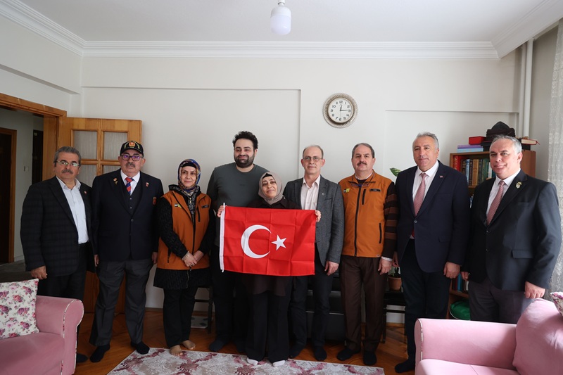 Konya Büyükşehir Belediyesi, Polis Haftası kapsamında Konyalı şehit polislerin ailelerini