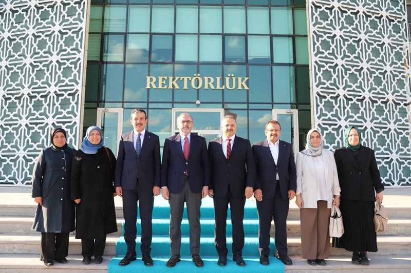 AK Parti MKYK Üyesi ve önceki dönem Kültür ve Turizm