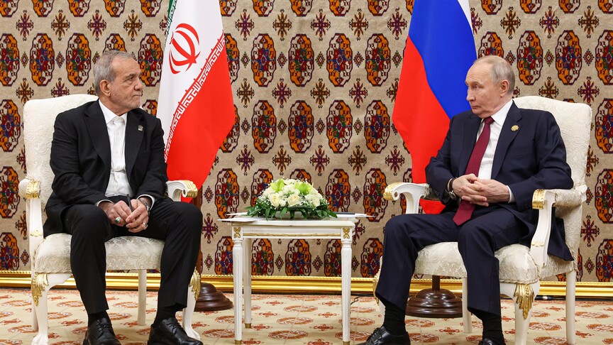 İran Cumhurbaşkanı Mesud Pezeşkiyan, Rusya Devlet Başkanı Vladimir Putin ile