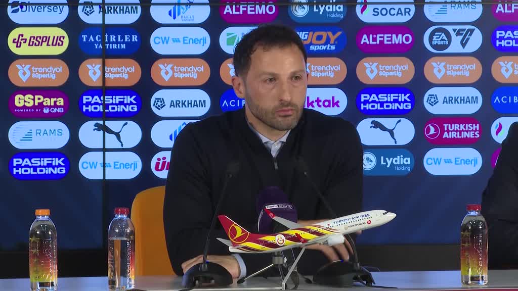 Fenerbahçe’den ayrılan teknik direktör Domenico Tedesco’nun, Serie A ekiplerinden Bologna’nın