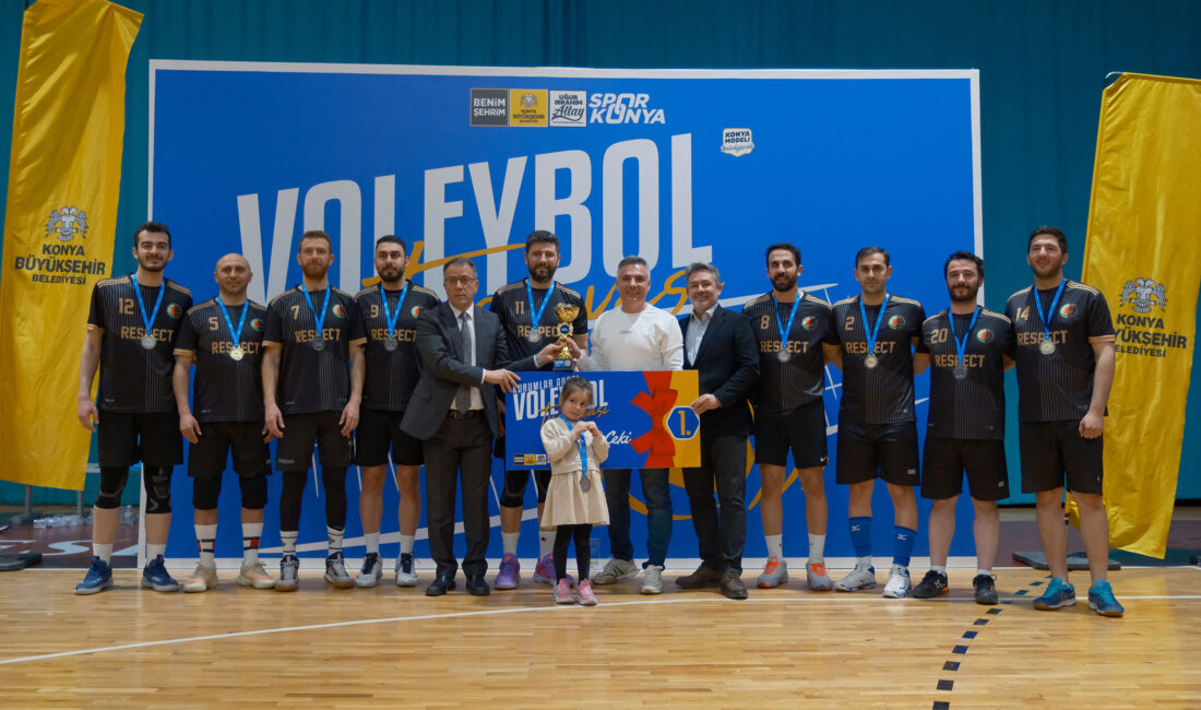 Konya’da kamu ve özel kurumları bir araya getiren voleybol turnuvası