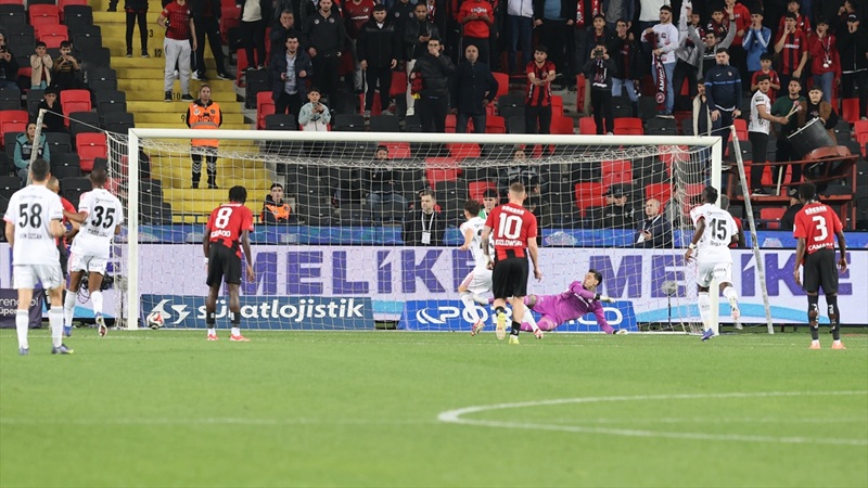 Trendyol Süper Lig’in 32. haftasında Beşiktaş, Gaziantep FK’yi deplasmanda 2-0