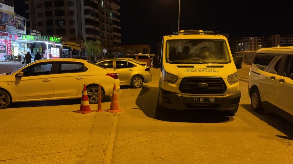 Elazığ’da Murat Ç., henüz bilinmeyen nedenle tartıştığı eşi Derya Ç.’ye